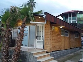 اجاره کلبه چوبی ویو دریا نوشهر