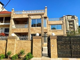 ویلا با استخر سرپوشیده سرخرود