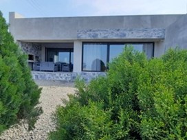 ویلا لب دریا استخر سرپوشیده نور